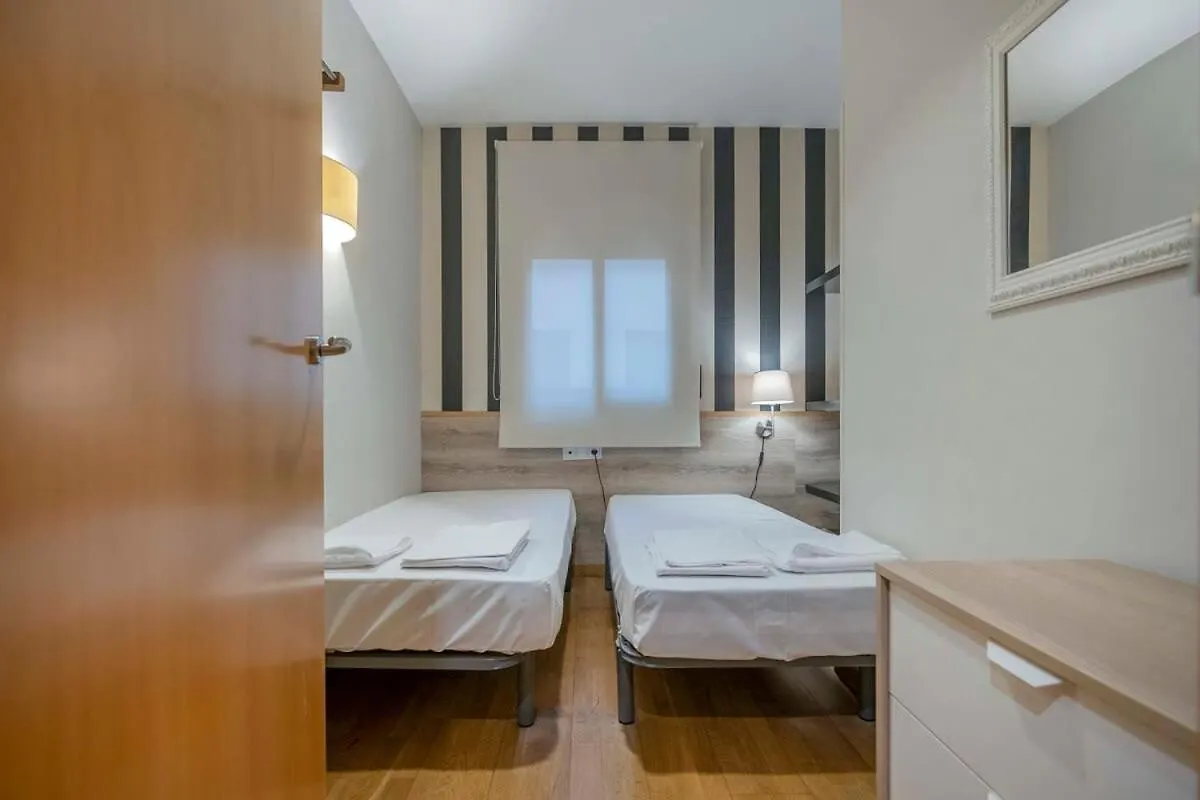 Modern And Bright Apartment In Eixample 5-2 برشلونة